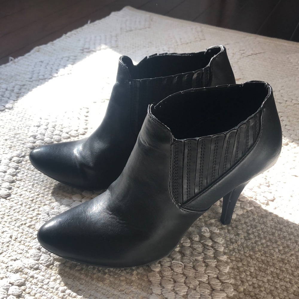 Size 7 black Ana booties